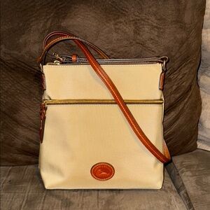 NWOT-Dooney & Bourke Cream and Tan Crossbody Bag